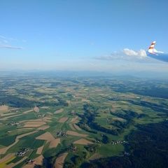 Flugwegposition um 16:58:01: Aufgenommen in der Nähe von Gemeinde Überackern, Österreich in 1436 Meter
